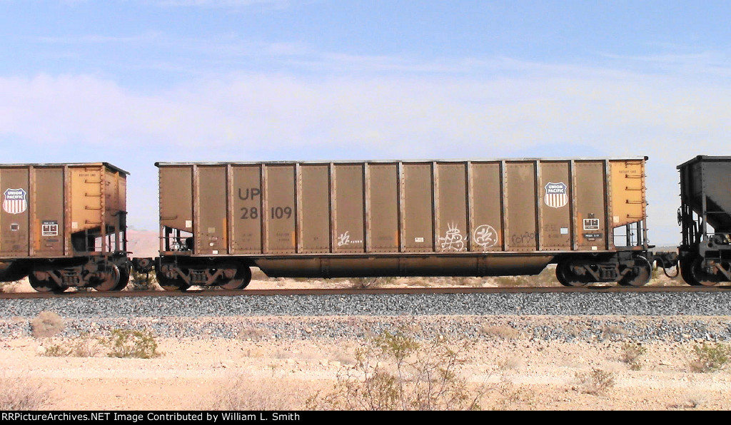 EB Unit Empty Open Hopper Frt at Erie NV -87